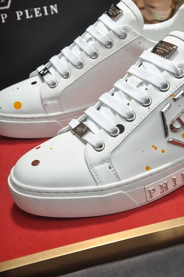 Philipp Plein 白银色皮革鞋面金属六边形标志生活方式运动鞋 3