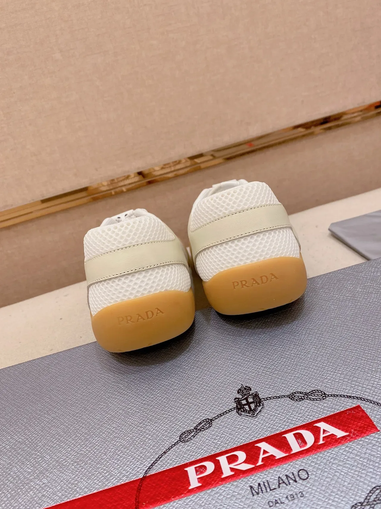 Prada 米色网面和皮革生活方式运动鞋 3