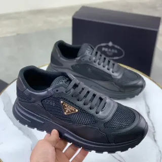 Prada Tênis Lifestyle Preto com Sola Chunky em Malha e Couro com Construção