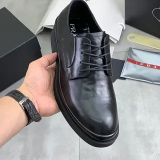 Prada काला पॉलिश्ड चमड़ी प्लेटफॉर्म ऑक्सफोर्ड जूते