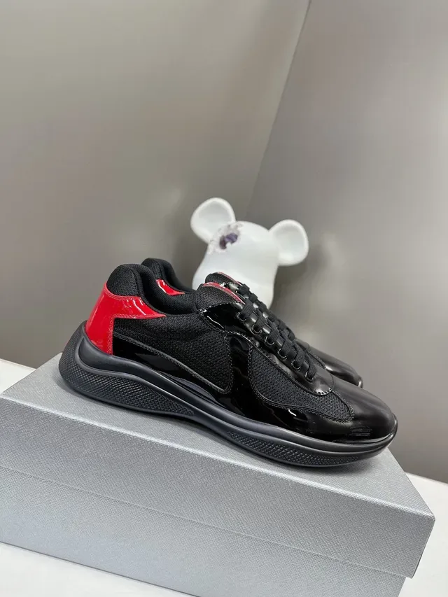 Prada Sneakers Lifestyle Noir Rouge Patent Glossy Embout de Doigt Maille Haut 2