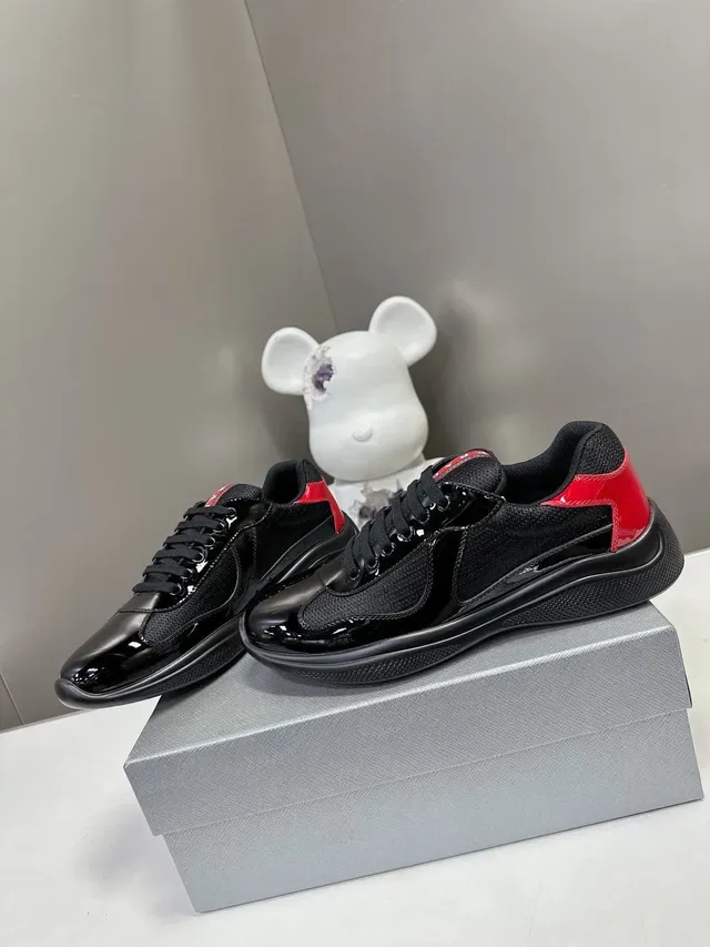 Prada Sneakers Lifestyle Noir Rouge Patent Glossy Embout de Doigt Maille Haut 4