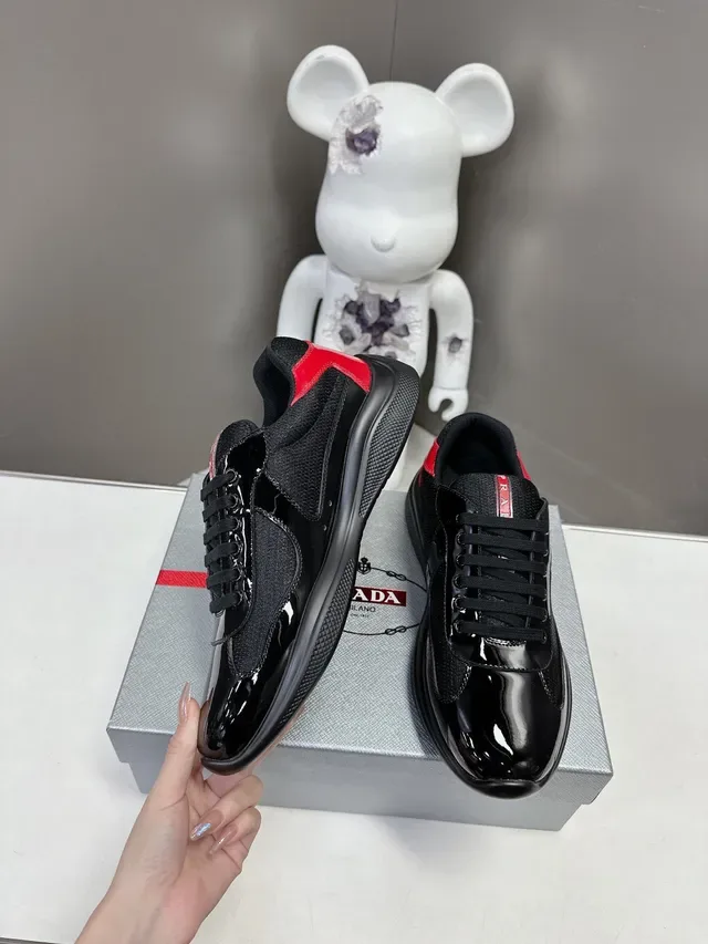 Prada Sneakers Lifestyle Noir Rouge Patent Glossy Embout de Doigt Maille Haut 5