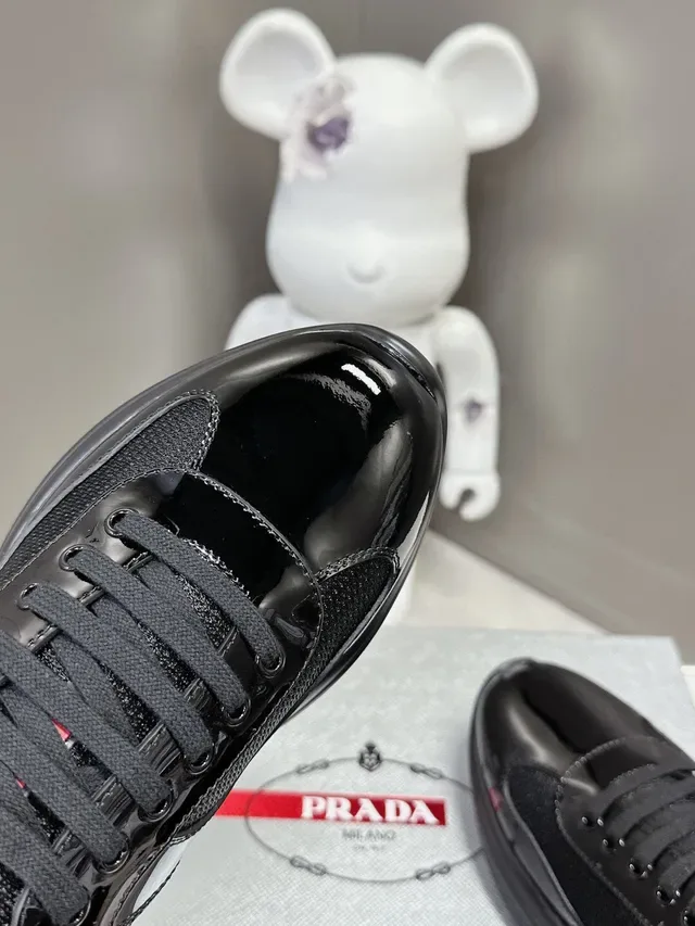Prada Sneakers Lifestyle Noir Rouge Patent Glossy Embout de Doigt Maille Haut 6