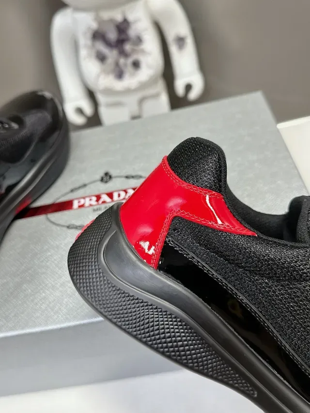 Prada Sneakers Lifestyle Noir Rouge Patent Glossy Embout de Doigt Maille Haut 8