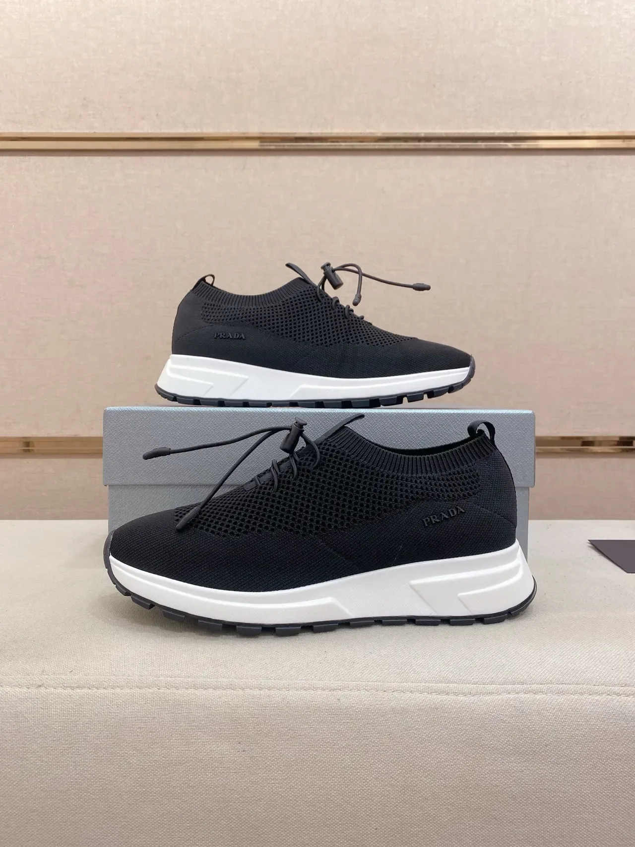 Prada Chaussures Lifestyle Noir Blanc Tricot Ajusté Chaussure Dessus Cordons à Tirant 7