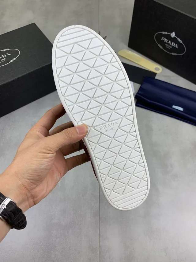 Prada Marrom Bege Camurça Superior Mocasín com Costura no Dedo Sapatos de Bote 2