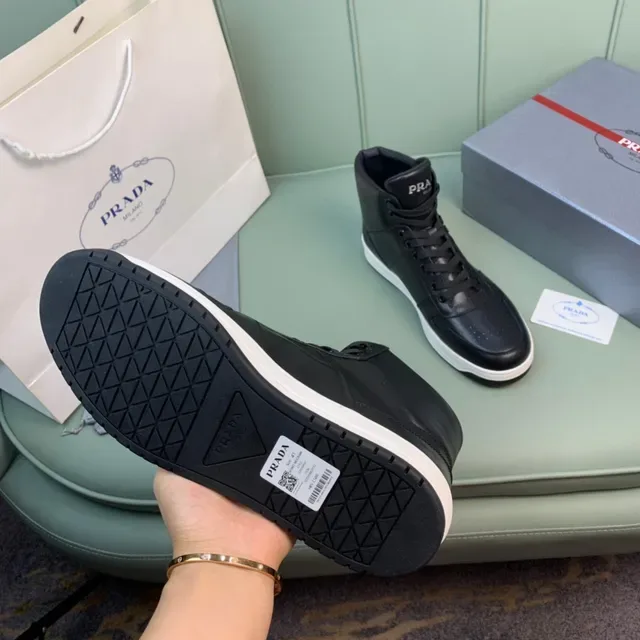 Prada Cloudbust Zapatillas lifestyle de cuero negro de caña alta 2