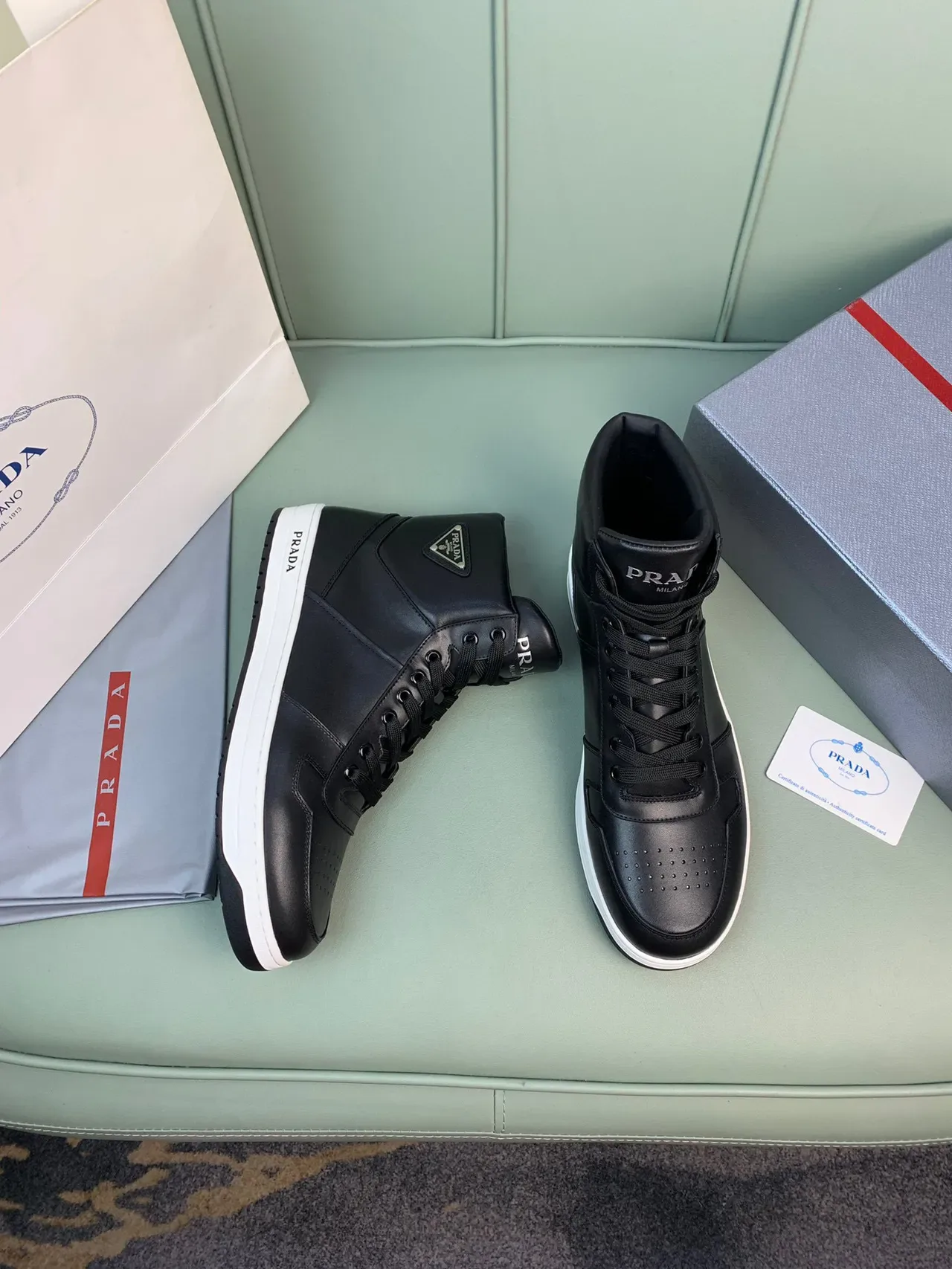 Prada Cloudbust Zapatillas lifestyle de cuero negro de caña alta 5