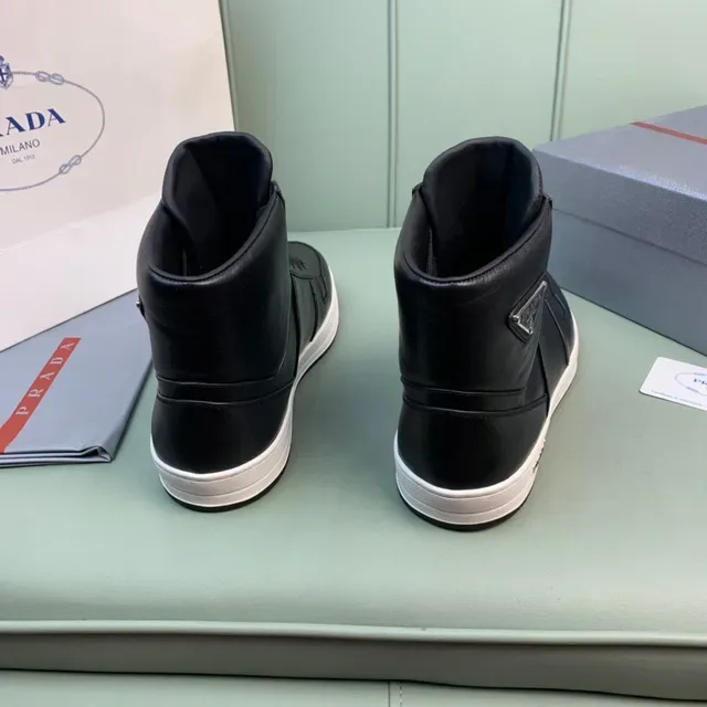 Prada Cloudbust Zapatillas lifestyle de cuero negro de caña alta 6