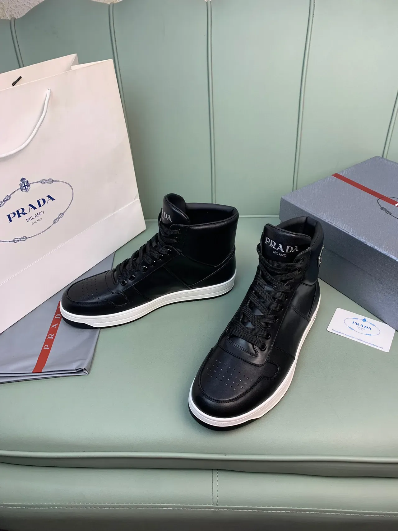 Prada Cloudbust Zapatillas lifestyle de cuero negro de caña alta 8