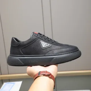 Prada Cloudbust 黑色皮革生活方式运动鞋