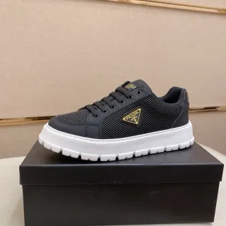 Prada Cloudbust কালো মেশ এবং সাদা প্ল্যাটফর্ম লাইফস্টাইল স্নিকার্স