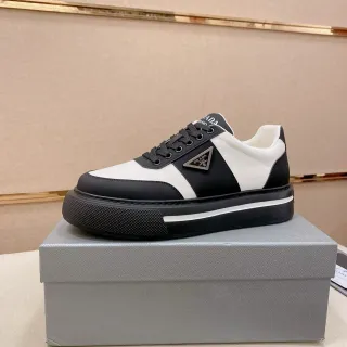Prada Cloudbust काला सफेद टू-टोन लेदर प्लेटफॉर्म सोल लाइफस्टाइल स्नीकर