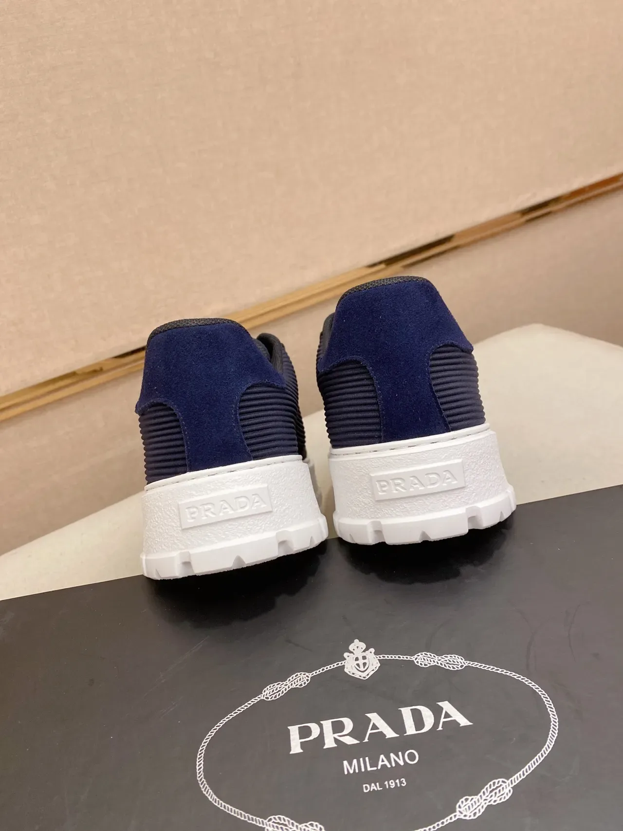 Prada Cloudbust 海军蓝和蓝色 针织平台生活方式运动鞋 3