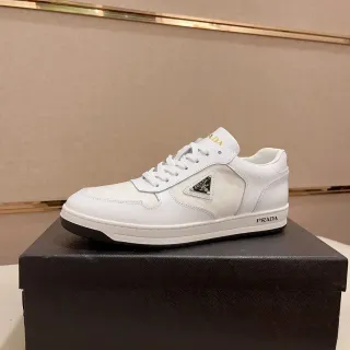 Prada Cloudbust 白黑皮革三角标志补丁生活方式运动鞋