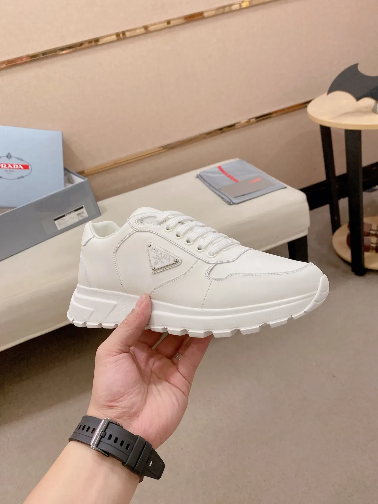 Prada Cloudbust सफेद चमड़े की लाइफस्टाइल स्नीकर 4