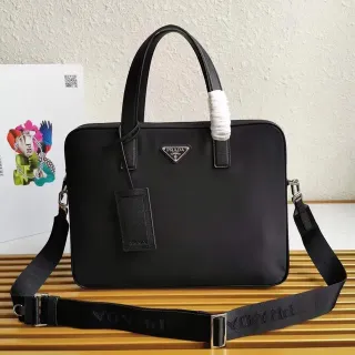 Prada Galleria 黑色尼龙结构托特包