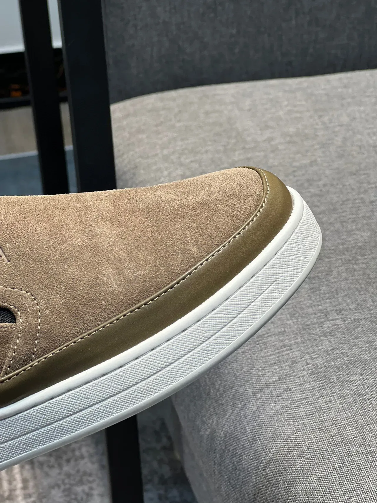 Chaussure Prada Slip-On Daim Marron Olive Casual 2