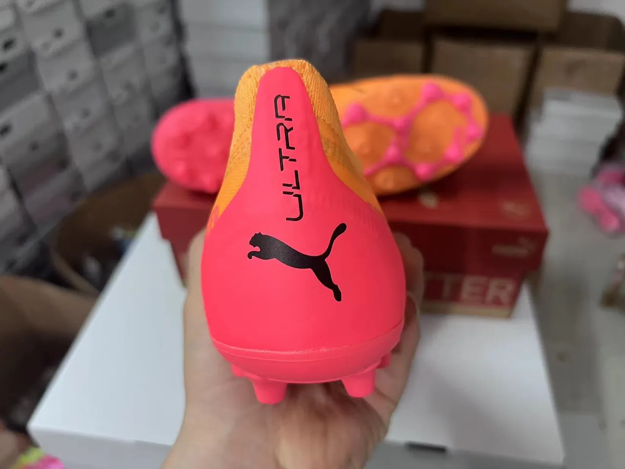 Puma Future Z Faster কমলা গোলাপি দৃঢ় মাটির ফুটবল জুতা 9