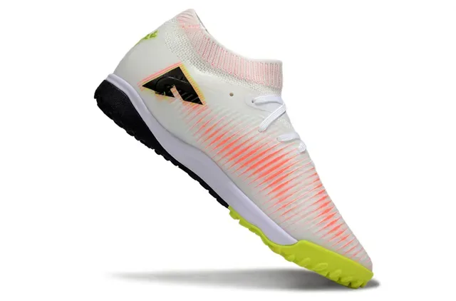 Puma Future Z সাদা কমলা সক-ফিট কলার গ্র্যাডিয়েন্ট স্ট্রাইপ আপার টার্ফ ফুটবল জুতা 2