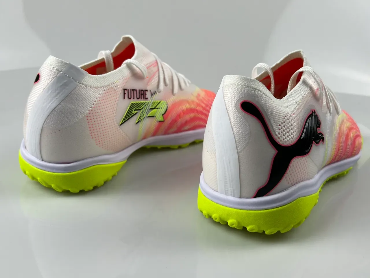 Puma Future Z Tênis Low-Cut Branco Rosa com upper de impressão em gradiente 9