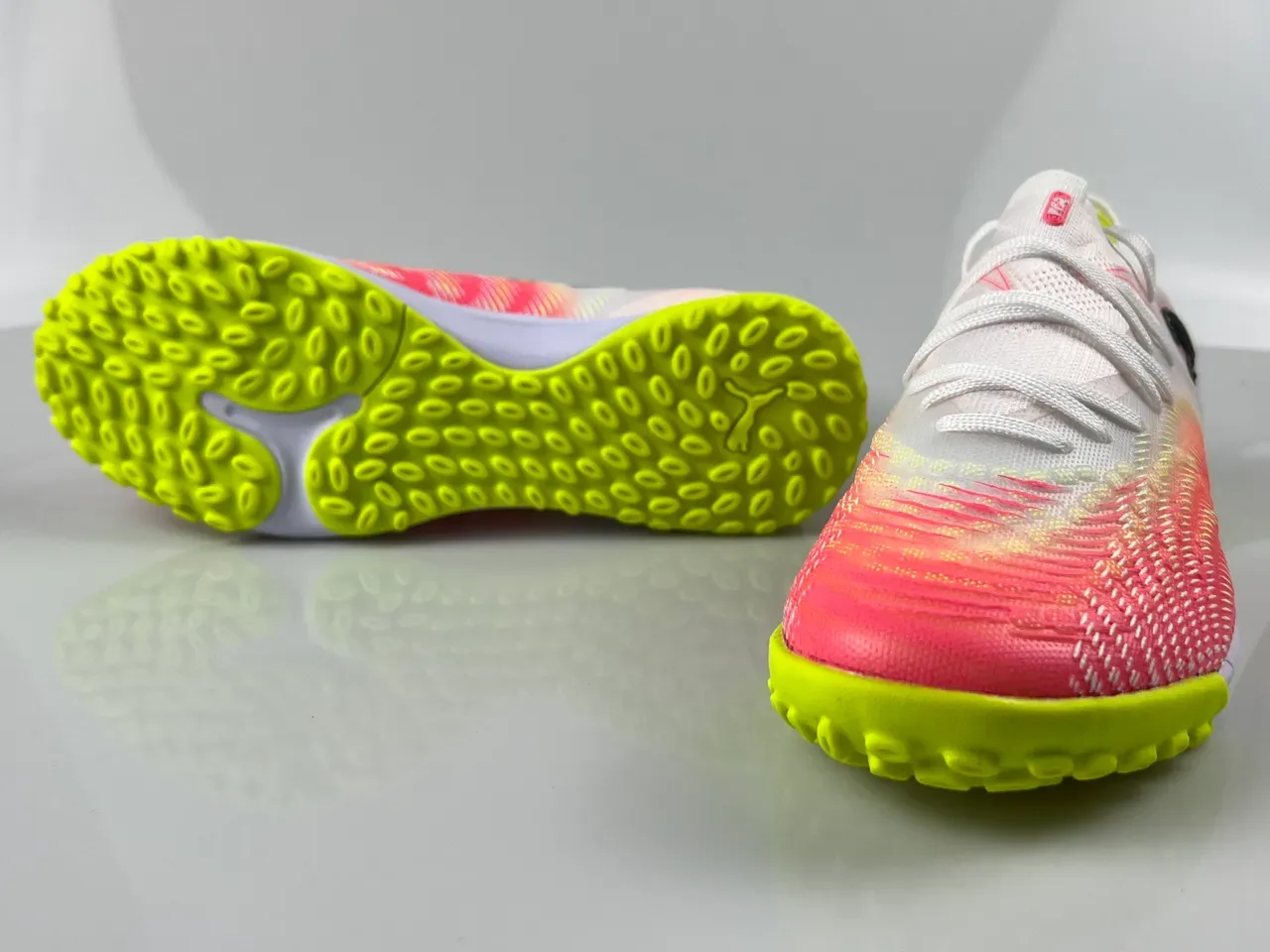 Puma Future Z Tênis Low-Cut Branco Rosa com upper de impressão em gradiente 10