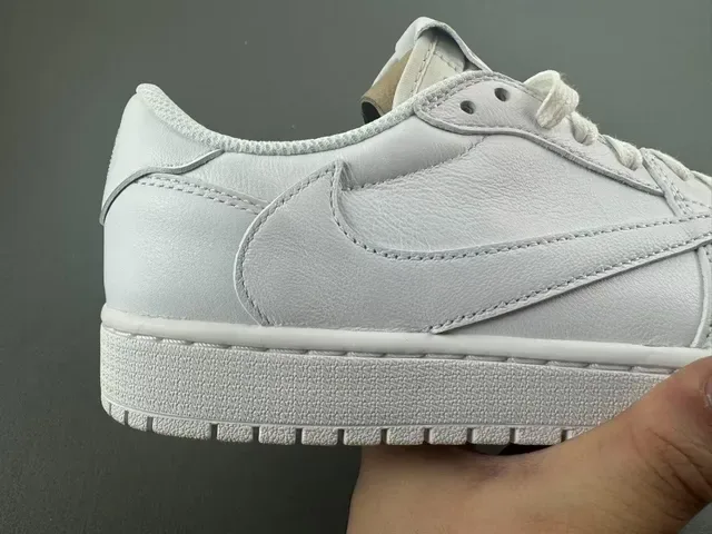 Reebok সাদা চামড়ার প্যানেলড কনস্ট্রাকশন লাইফস্টাইল স্নিকার্স 3