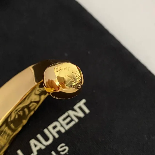 Saint Laurent स्वर्ण पॉलिश्ड ओपन कफ ब्रेसलेट 5