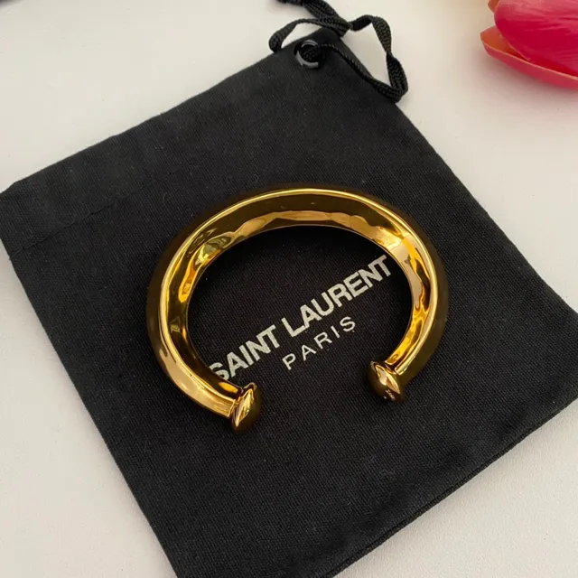 Saint Laurent स्वर्ण पॉलिश्ड ओपन कफ ब्रेसलेट 6