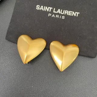 Saint Laurent सोने के नक्काशीदार दिल के धातुीय कानफूल