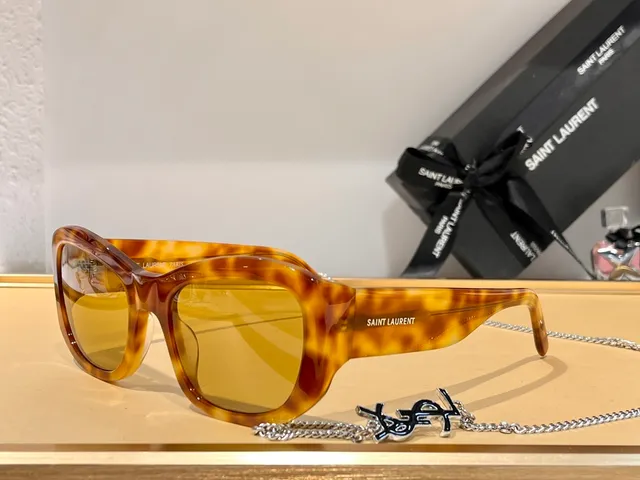 Saint Laurent Loulou Lunettes de soleil oversized acétate noir ambre 8
