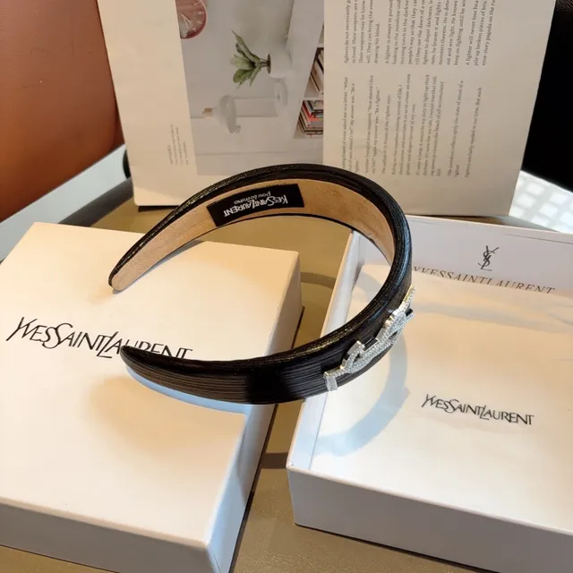 Saint Laurent Monogram Headband Belt काला और चांदी चमड़े का बेल्ट 3