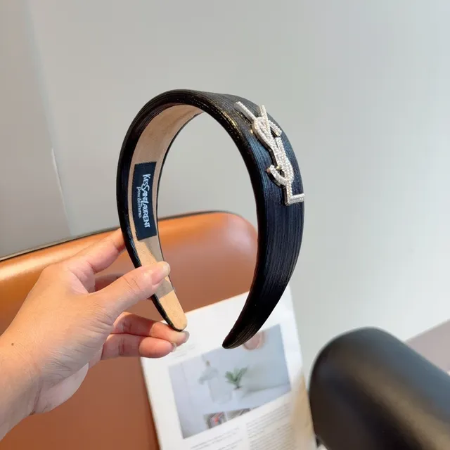 Saint Laurent Monogram Headband Belt काला और चांदी चमड़े का बेल्ट 9
