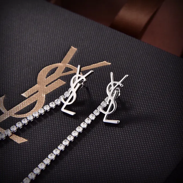 Saint Laurent Monogram Pavé 垂坠耳环 2