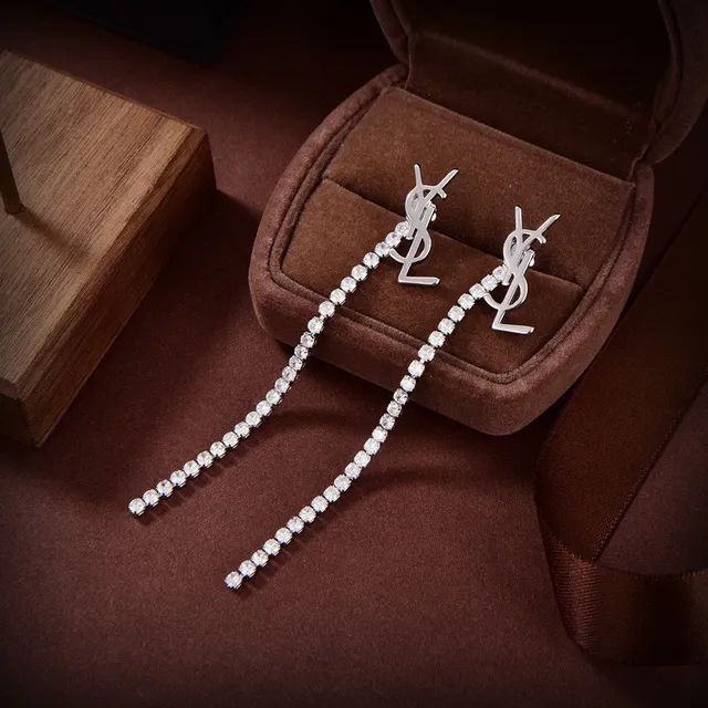 Saint Laurent Monogram Pavé 垂坠耳环 3