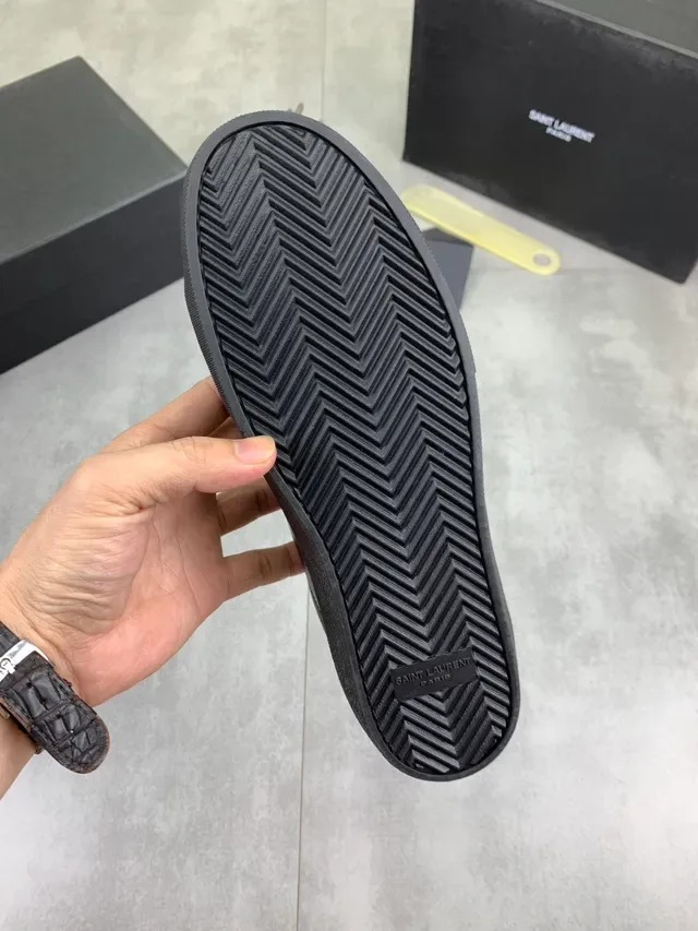 Saint Laurent Niki काली चिकनी चमड़े की ऊपरी उभरी हुई ब्रांडिंग जीवनशैली स्नीकर 2