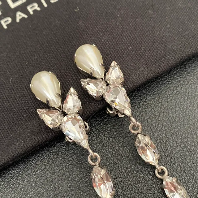 Saint Laurent Aretes de perlas y cristales en forma de lágrima 6