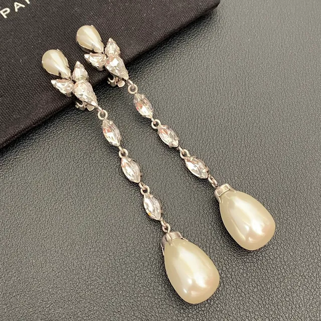 Saint Laurent Aretes de perlas y cristales en forma de lágrima 7