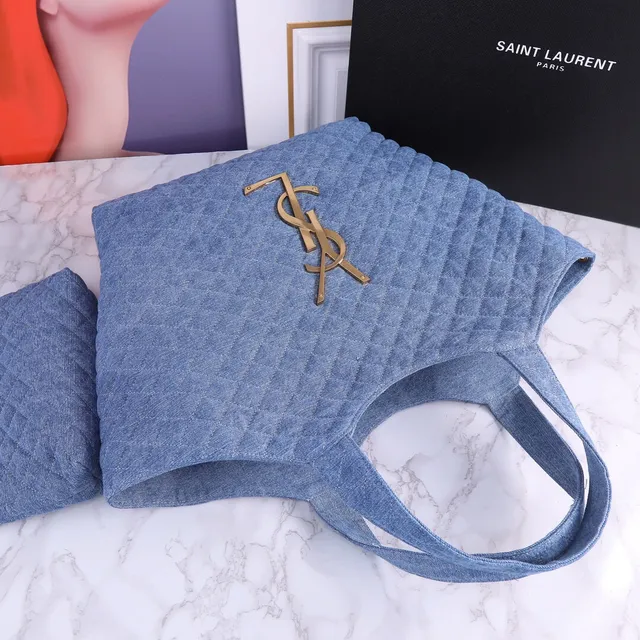 Saint Laurent क्विल्टेड डायमंड-स्टिच डेनिम-टेक्स्चर्ड नीला टोट बैग 7
