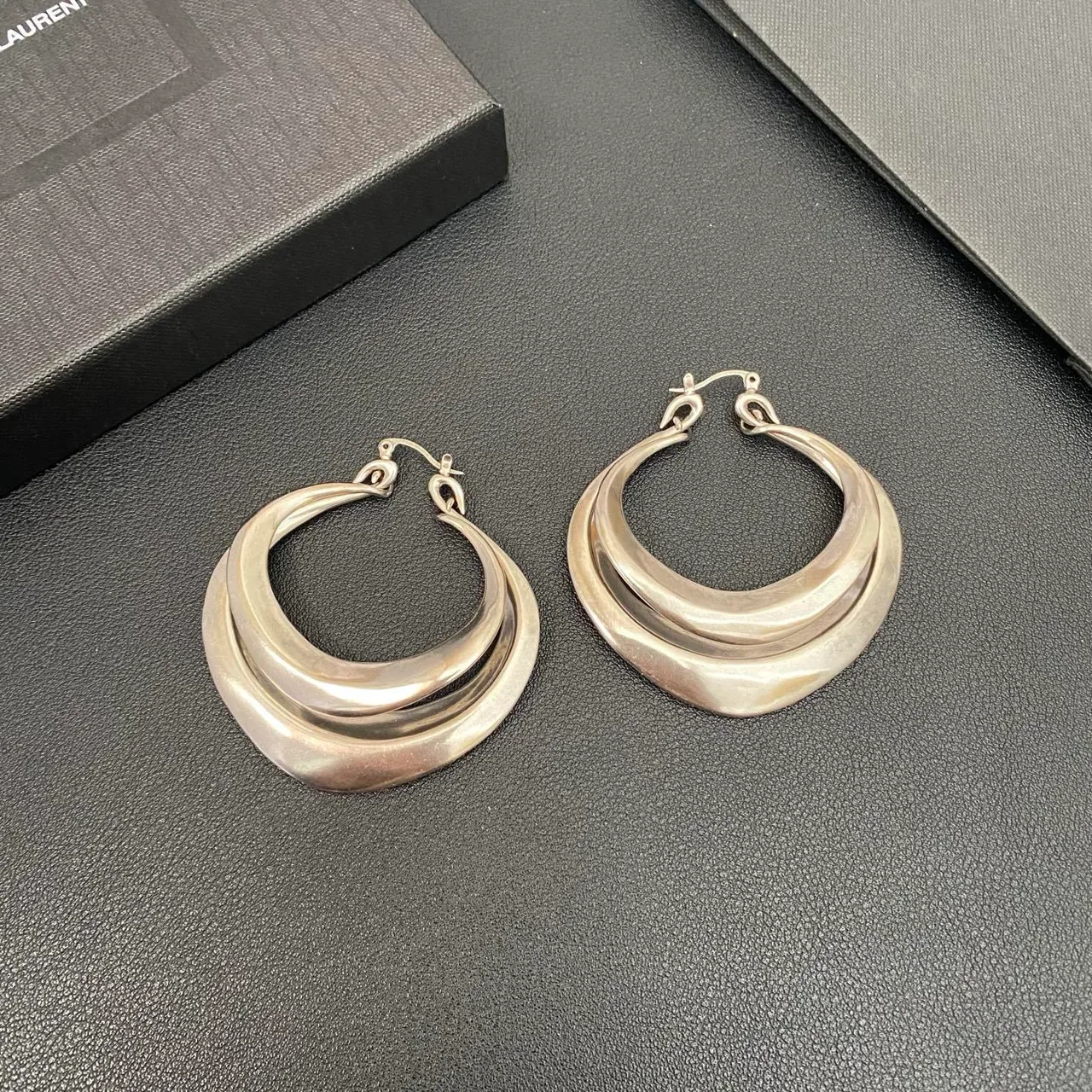 Saint Laurent 银色 三层不对称 耳环 5