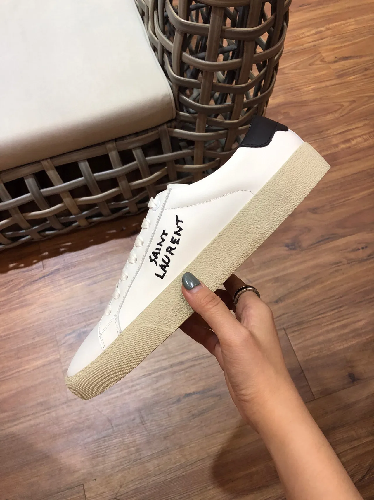 Saint Laurent White Beige Low-Top Leather Upper Lifestyle Sneakers 7
