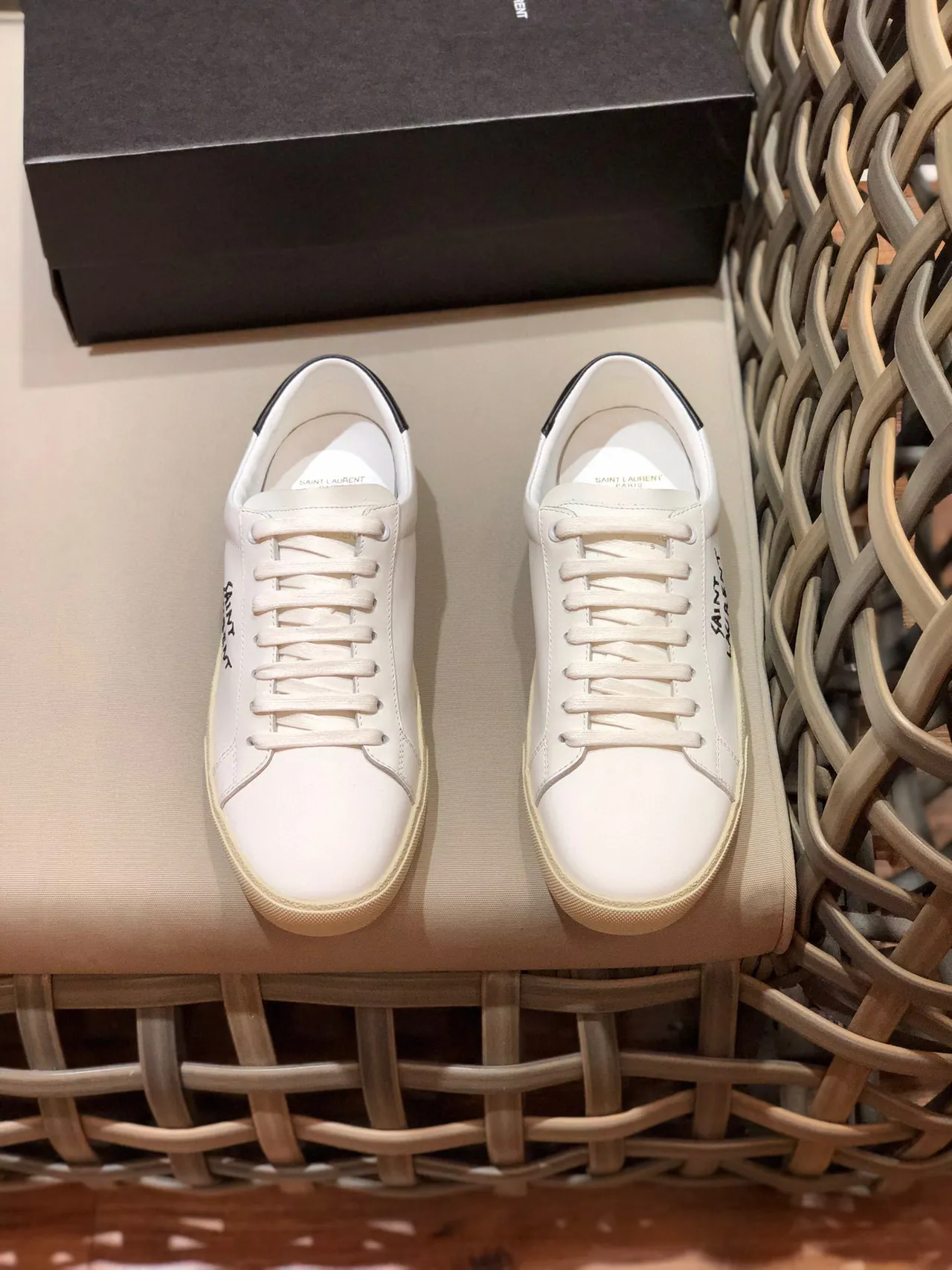 Saint Laurent White Beige Low-Top Leather Upper Lifestyle Sneakers 9