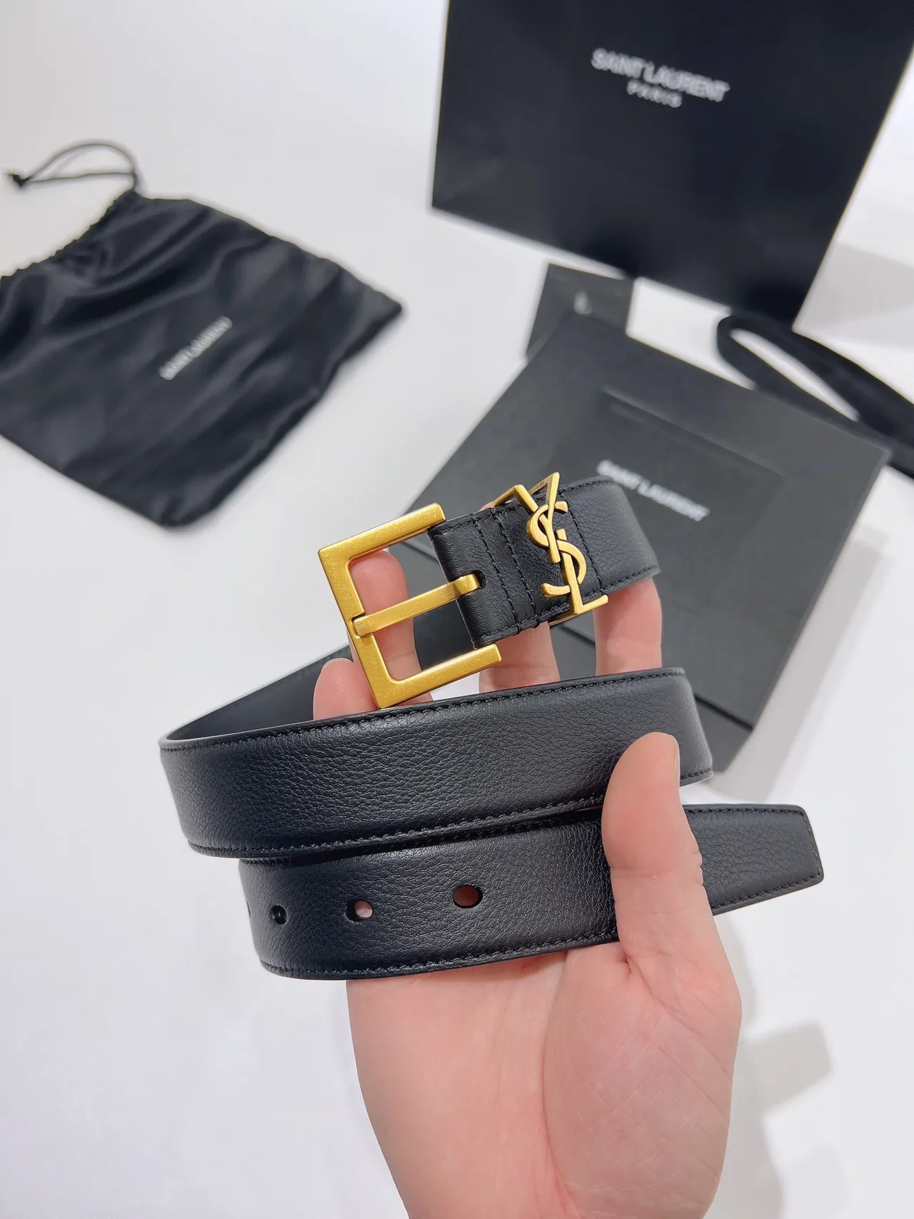 Saint Laurent YSL حزام مونوغرام أسود ذهبي ببوكل بيبلد حزام جلدي 2