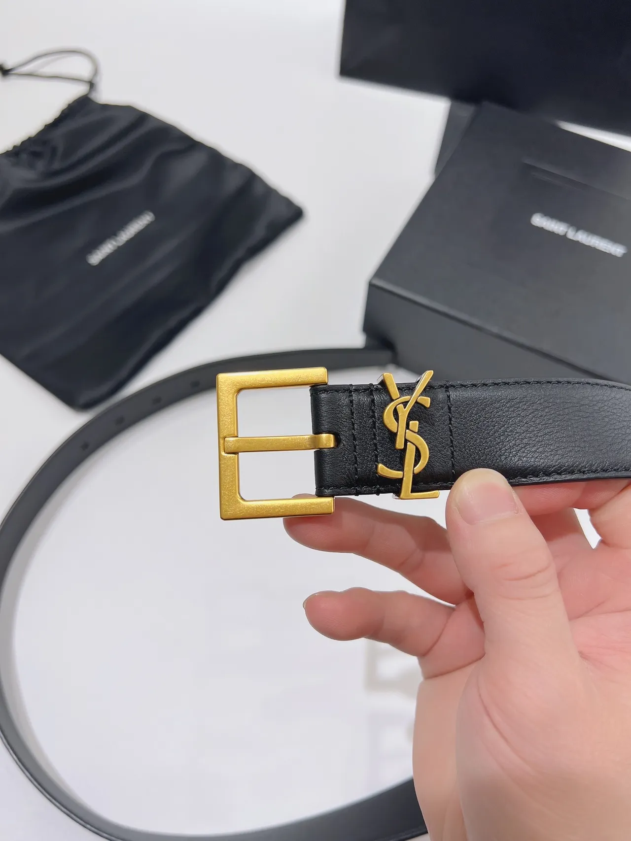 Saint Laurent YSL حزام مونوغرام أسود ذهبي ببوكل بيبلد حزام جلدي 7