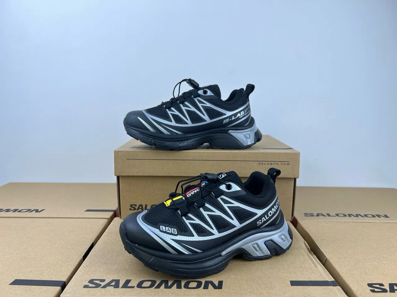 Salomon ACS Pro সাদা ধূসর সোল মেশ এবং সিন্থেটিক ওভারলে উপর চাঙ্কি স্নিকার 11