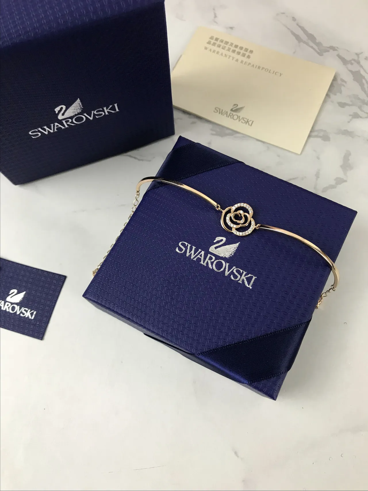 Swarovski গোলাপ মোটিফ সোনার টোন ক্রিস্টাল পাবে ব্রেসলেট 2