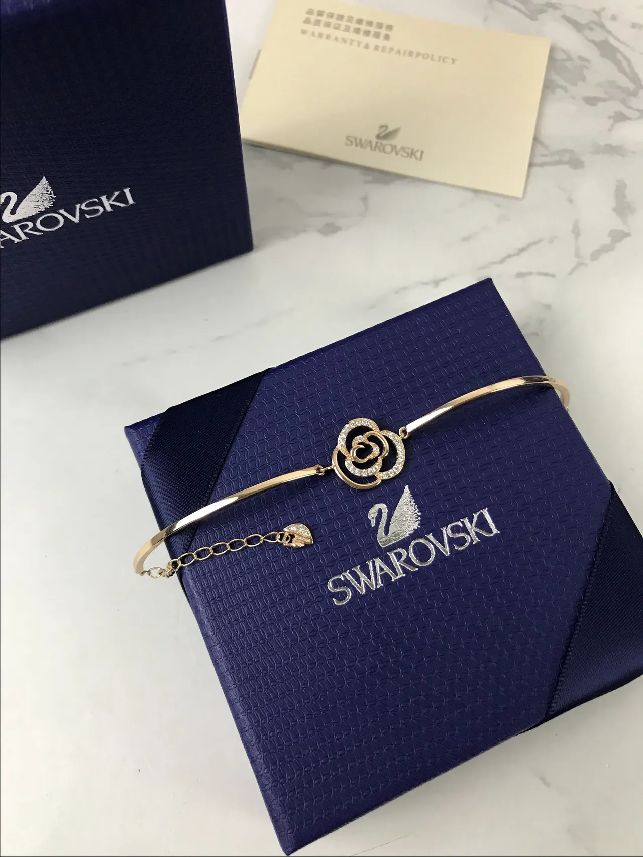 Swarovski গোলাপ মোটিফ সোনার টোন ক্রিস্টাল পাবে ব্রেসলেট 3