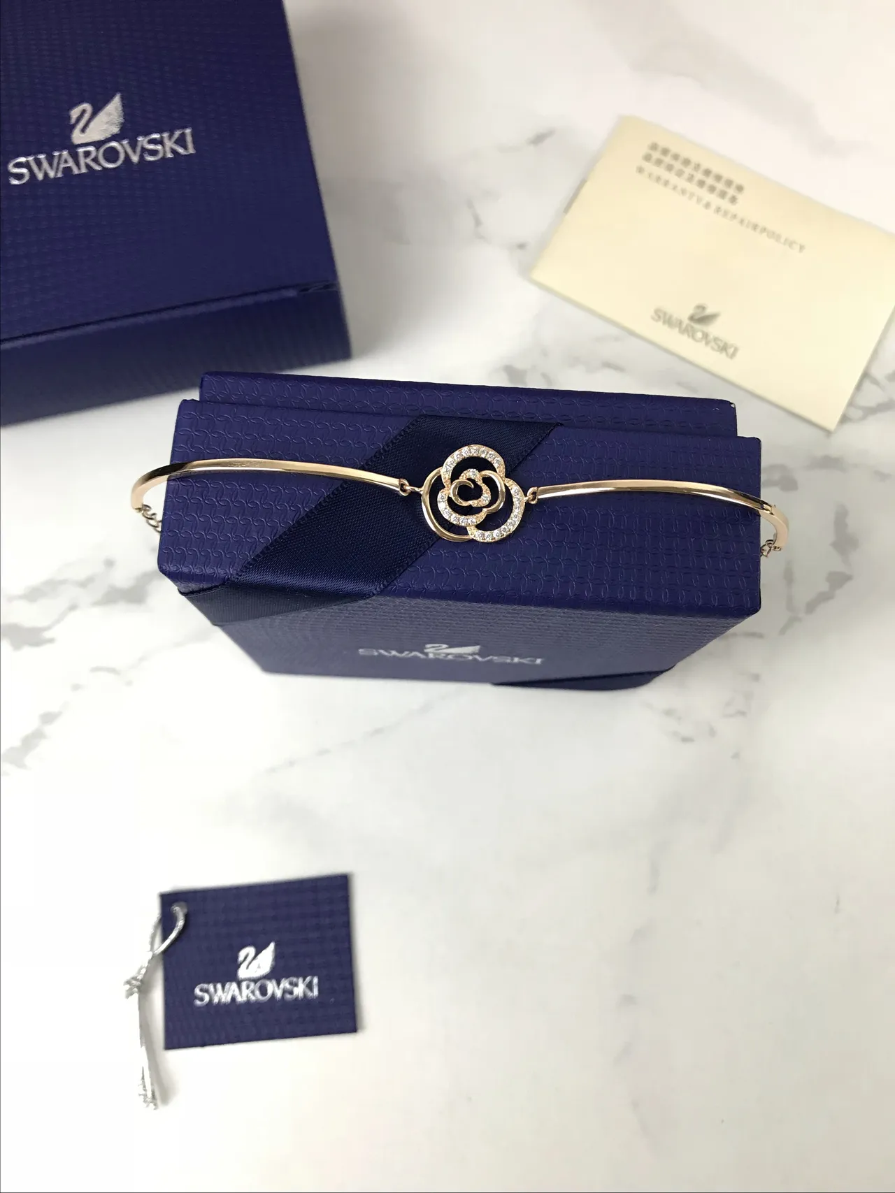 Swarovski গোলাপ মোটিফ সোনার টোন ক্রিস্টাল পাবে ব্রেসলেট 4