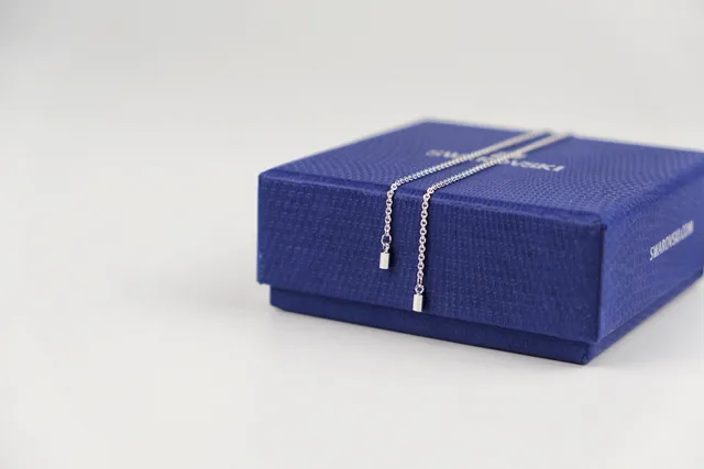 Swarovski Colar de cristais pavé-set azul prateado com motivo solburst radiante 3